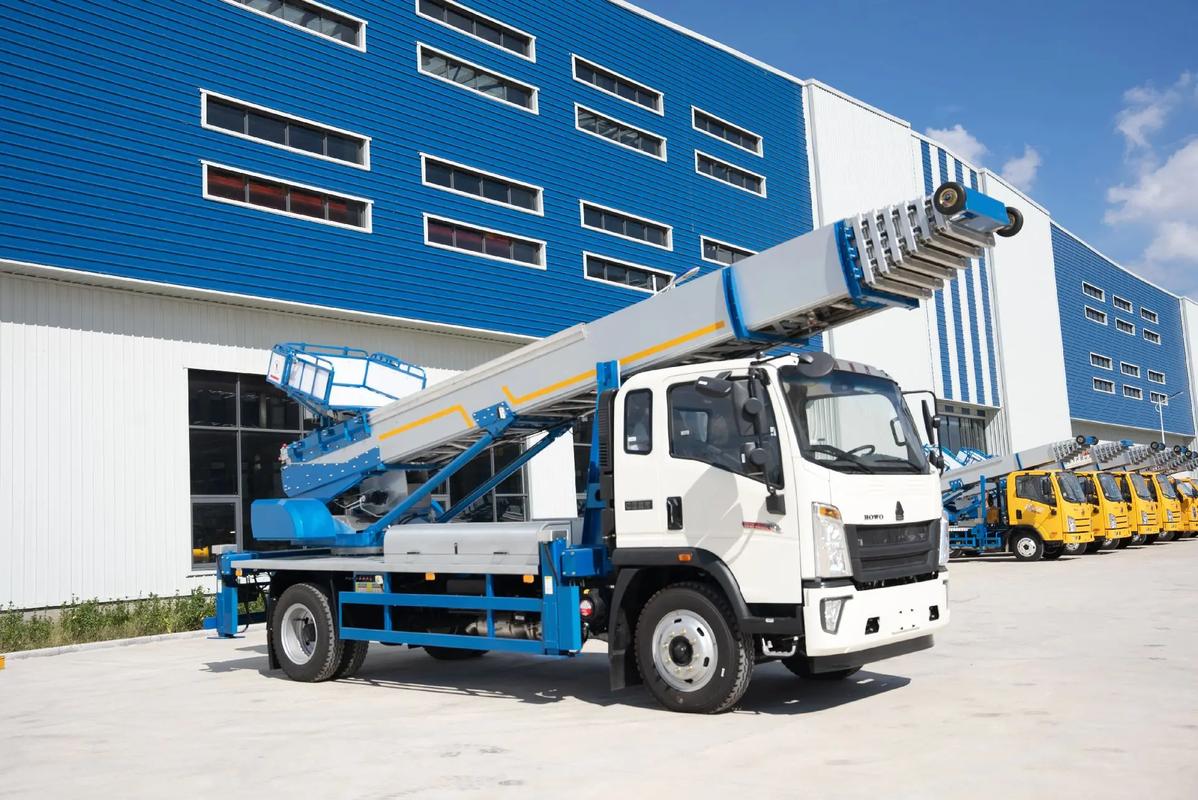 井研出租云梯车高空作业车 建筑垃圾搬运